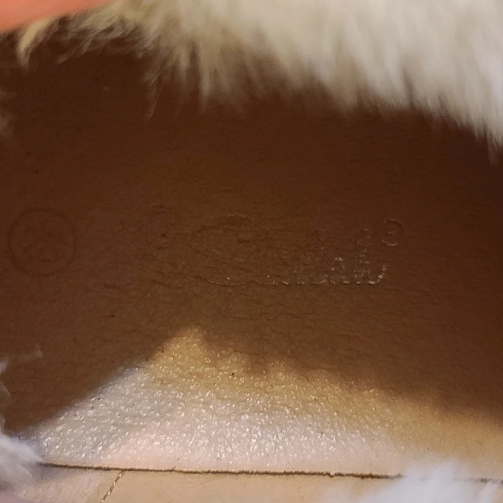 La Sheela Women's Slip-on Shoes Tan Faux Suede W/Cream Faux Fur Size 8 1/2‎ EUC